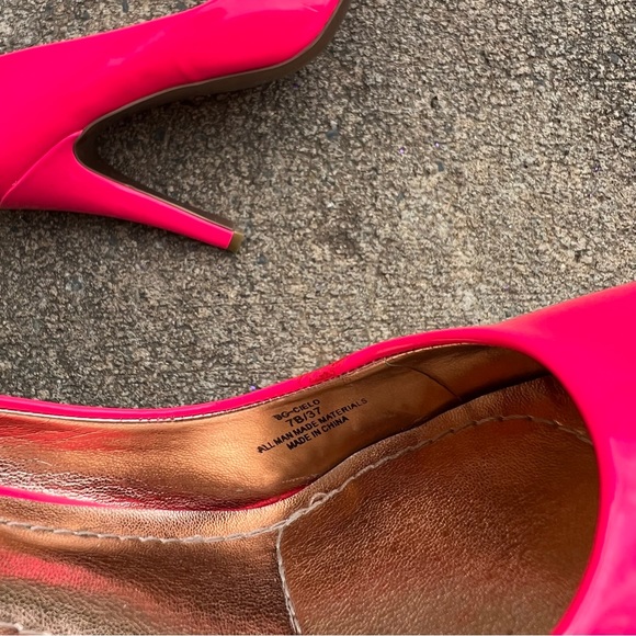 BCBGeneration Hot Pink Heels - Picture 7 of 8
